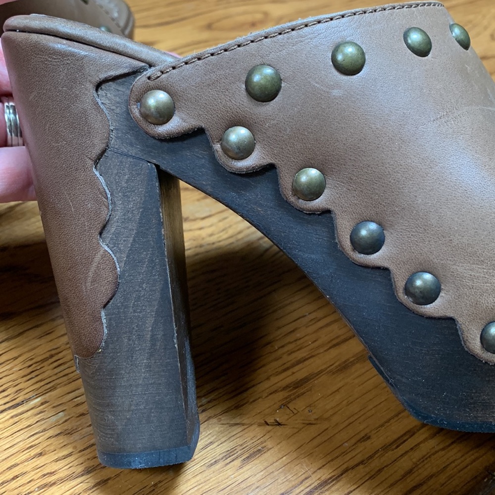 Stuart Weitzman Sequoia Studded Clog In Mousse Bu… - image 6